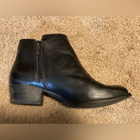 Jessica Simpson leather ankle boots. Size 8.5 W. - Picture 6 of 6